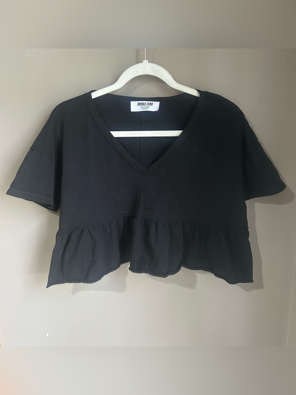 Double Zero Black V-Neck Ruffle-Hem Peplum Crop Top